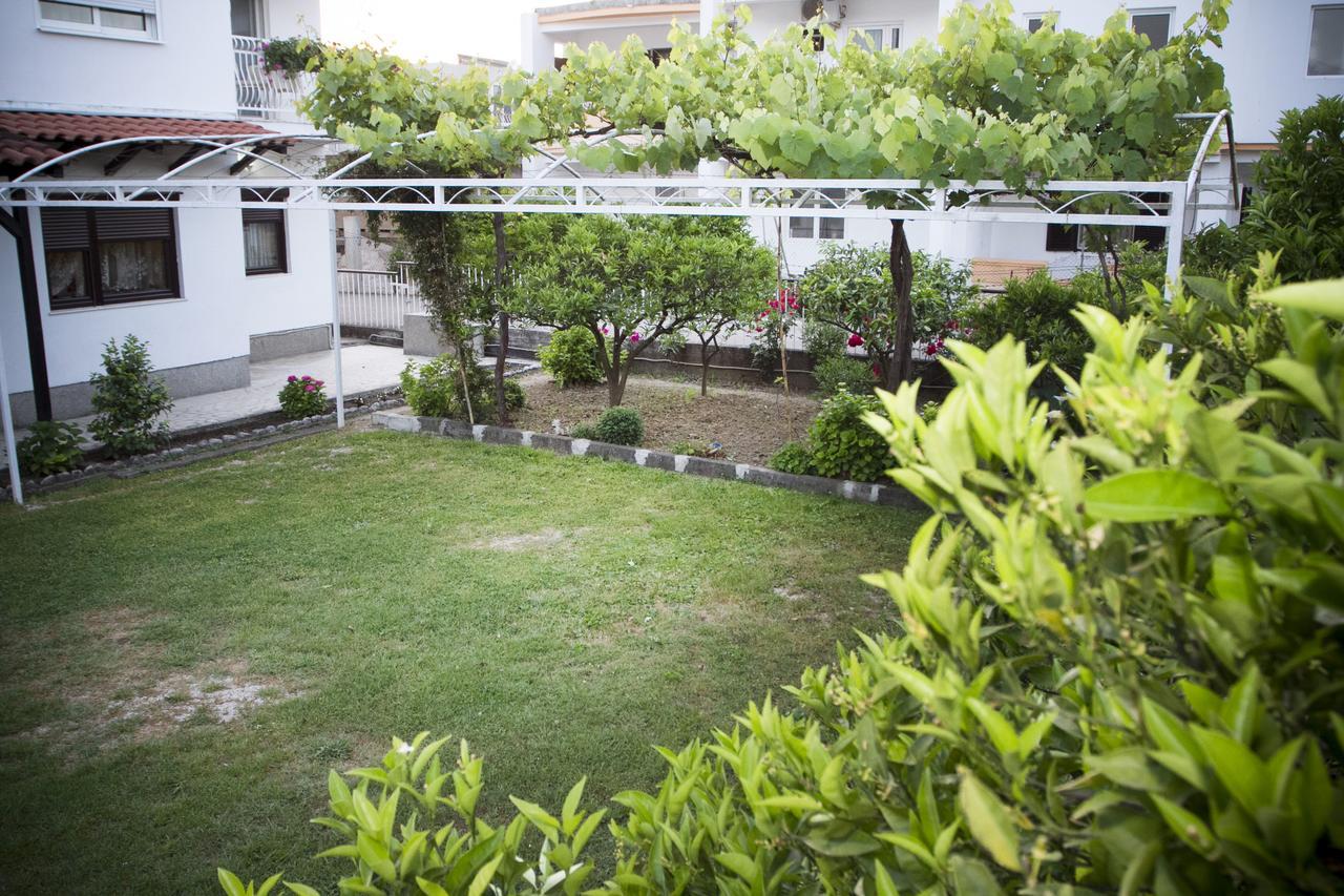 Vila Adriatik Ulcinj Bagian luar foto